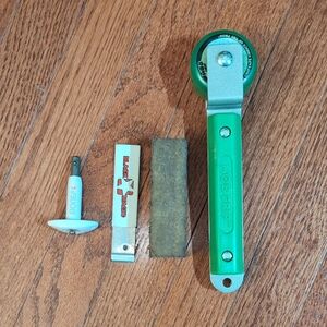 Skateboarding Bones Bearing Tool Black Magic Knife Grip Gum Mob Grip Tape Roller